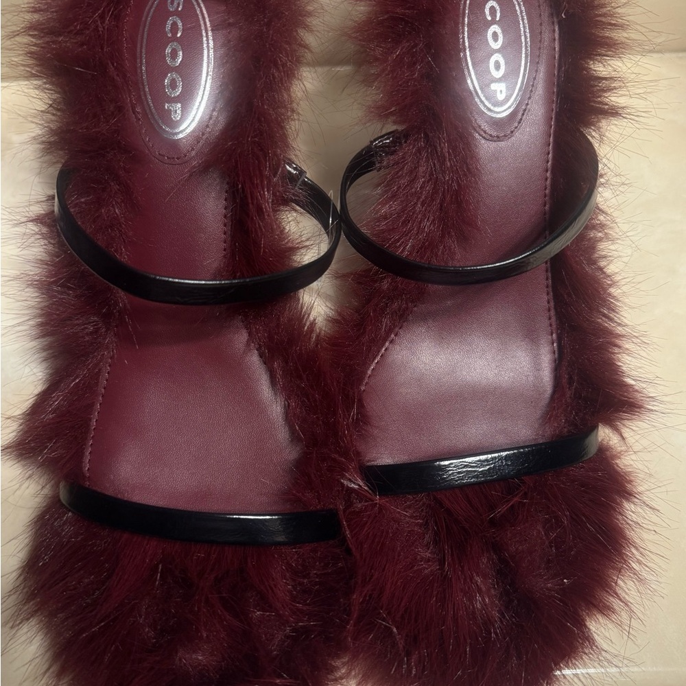 SCOOP Women's Burgundy Fur Sandals